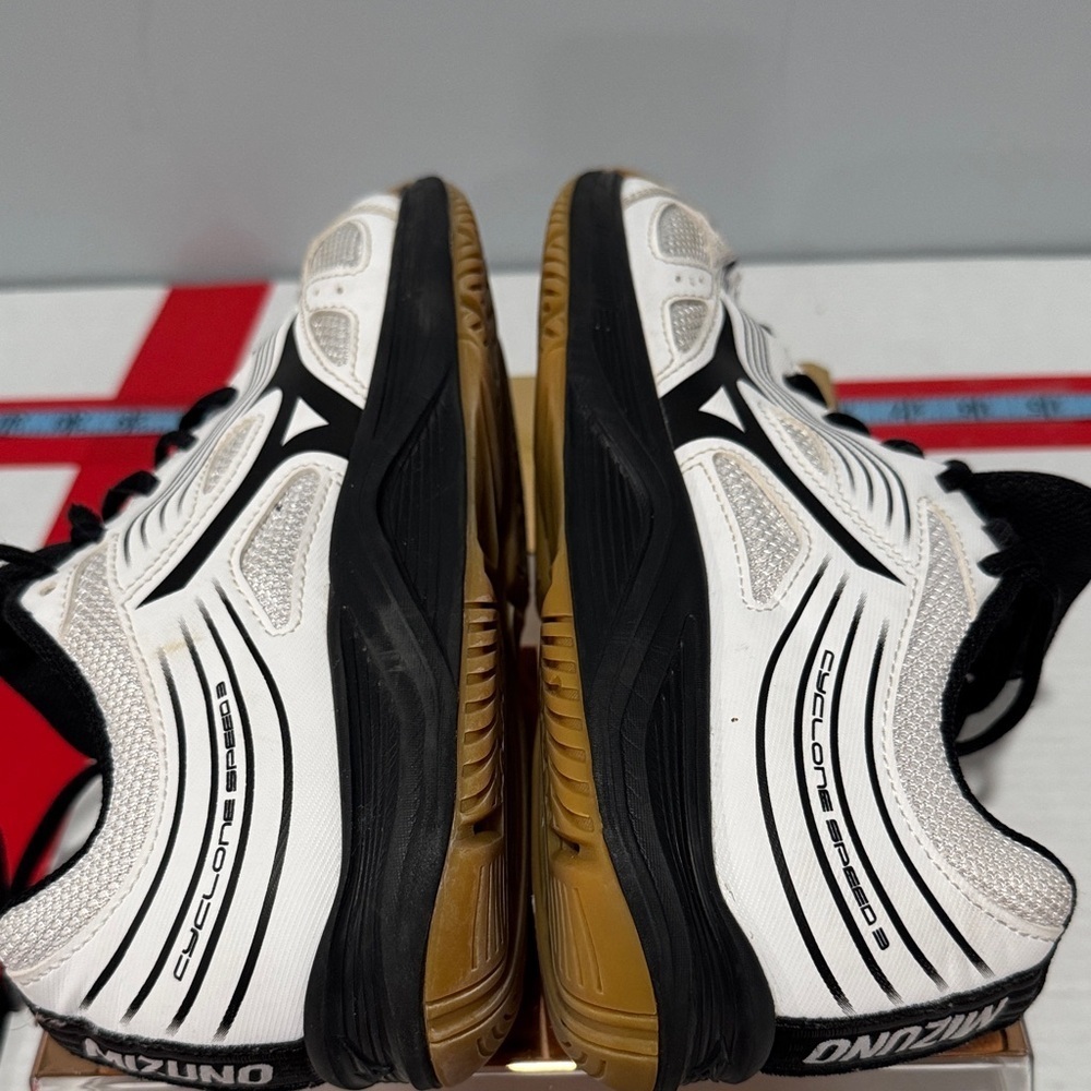 Mizuno White and Black Athletic Shoes - Picture 4 of 9